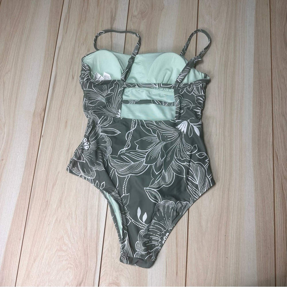 NWT‎ Cupshe 1 Piece Green/white Floral Shirred Cutout Size Medium Swimsuit - Picture 13 of 13